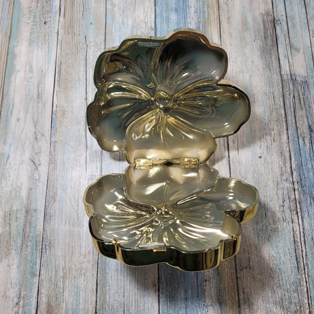 Gold Flower Clutch Bag. - Picture 3 of 10
